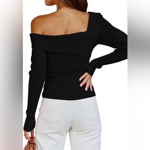 NWT Women’s Off Shoulder Sweaters - Size Small - Picture 9 of 10